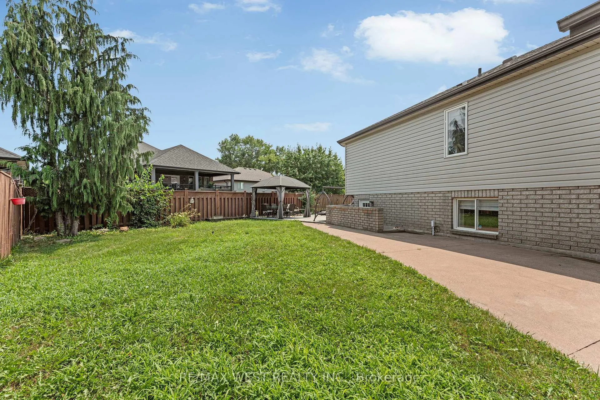 Photo 7 of 11143 Ancona Crescent, Windsor — HOMEH