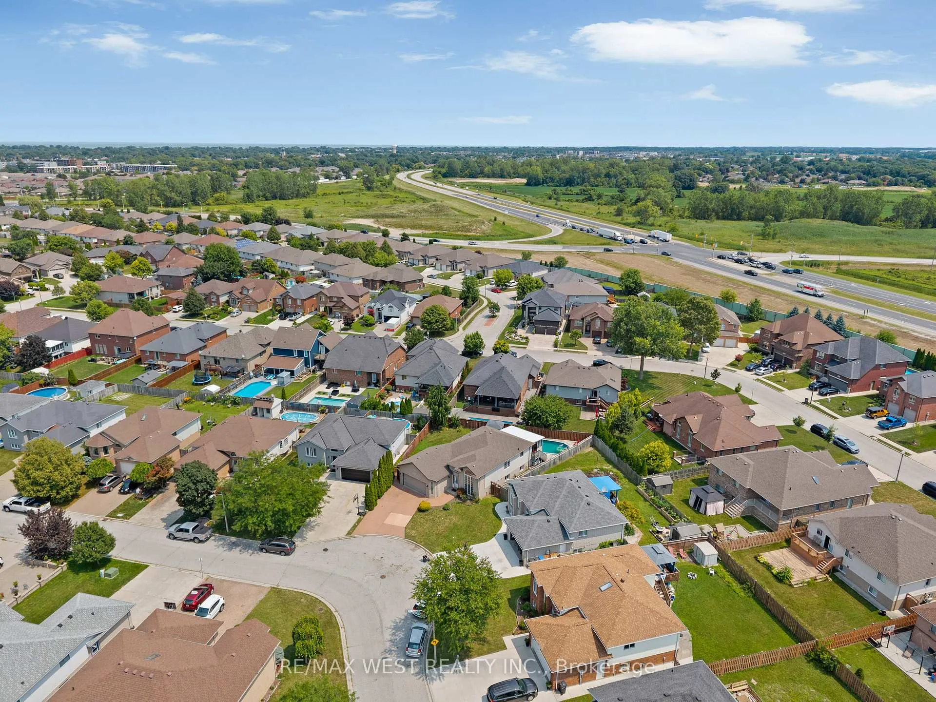 Photo 48 of 11143 Ancona Crescent, Windsor — HOMEH