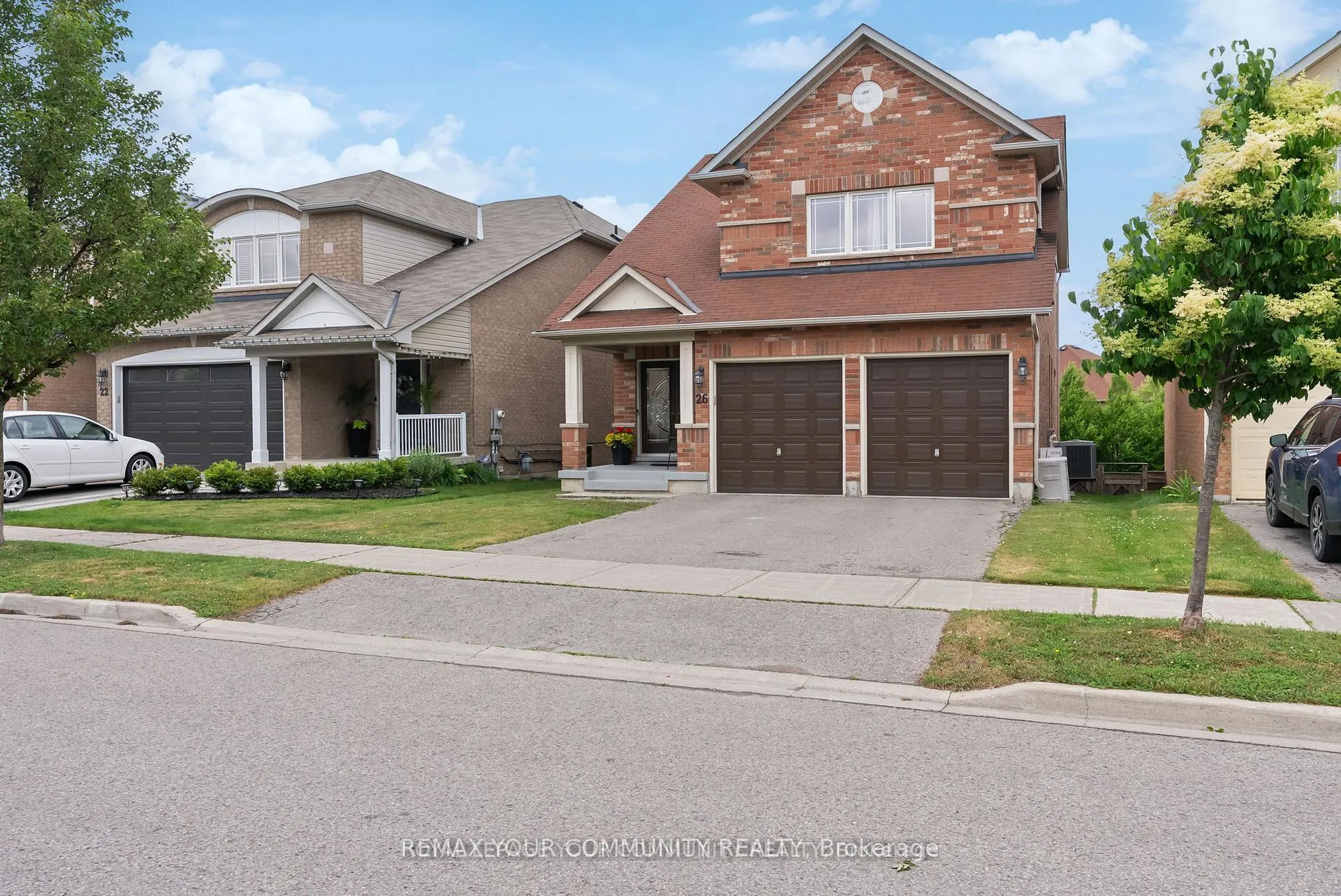 Photo 3 of 26 Ivy Jay Crescent, Aurora, Bayview Northeast — HOMEH