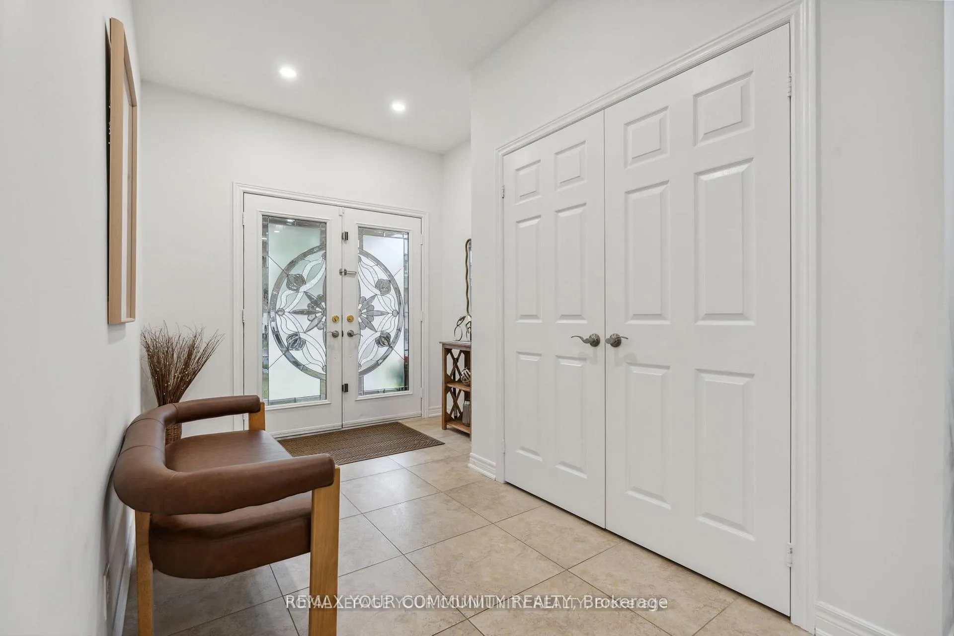 Photo 6 of 26 Ivy Jay Crescent, Aurora, Bayview Northeast — HOMEH