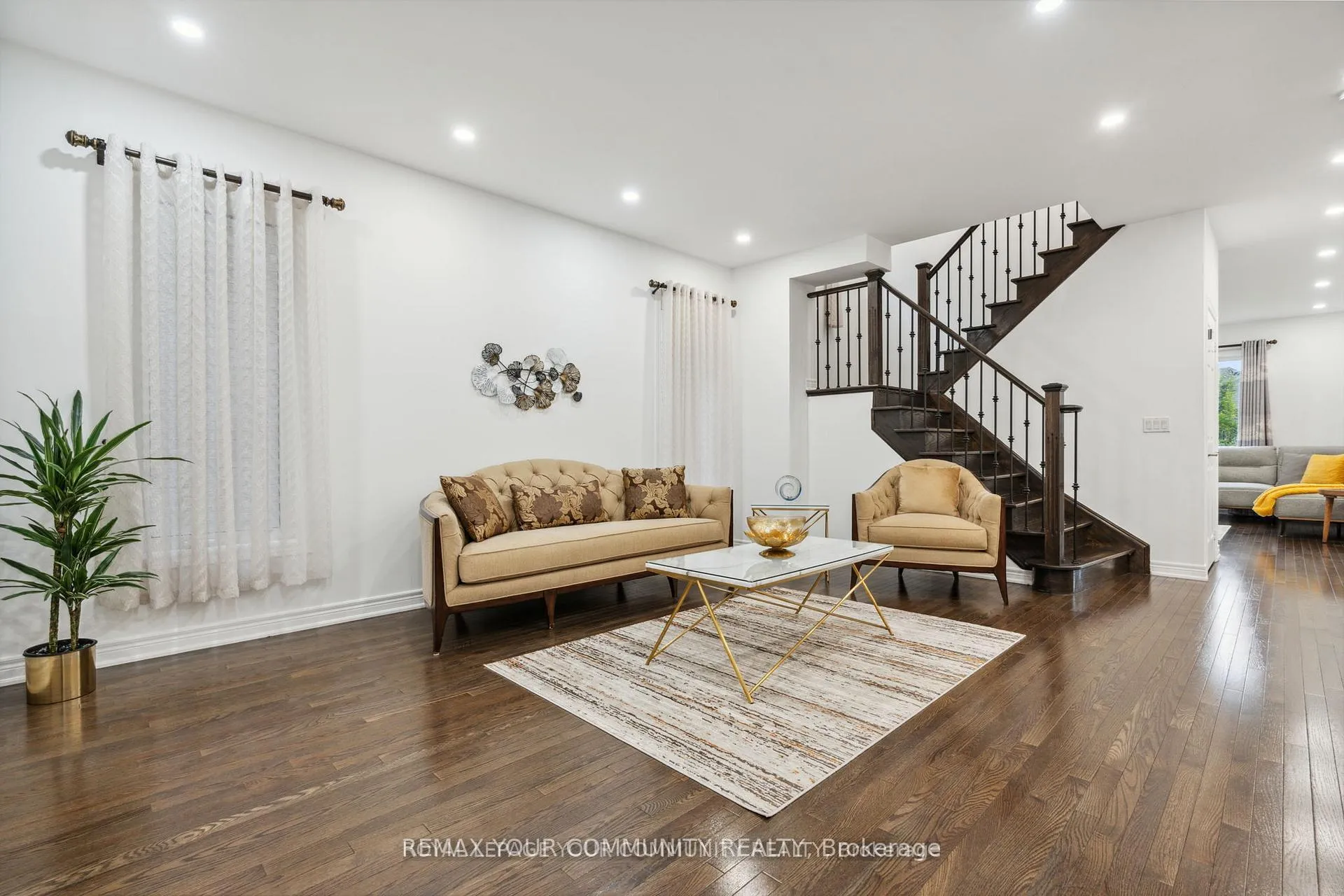 Photo 7 of 26 Ivy Jay Crescent, Aurora, Bayview Northeast — HOMEH