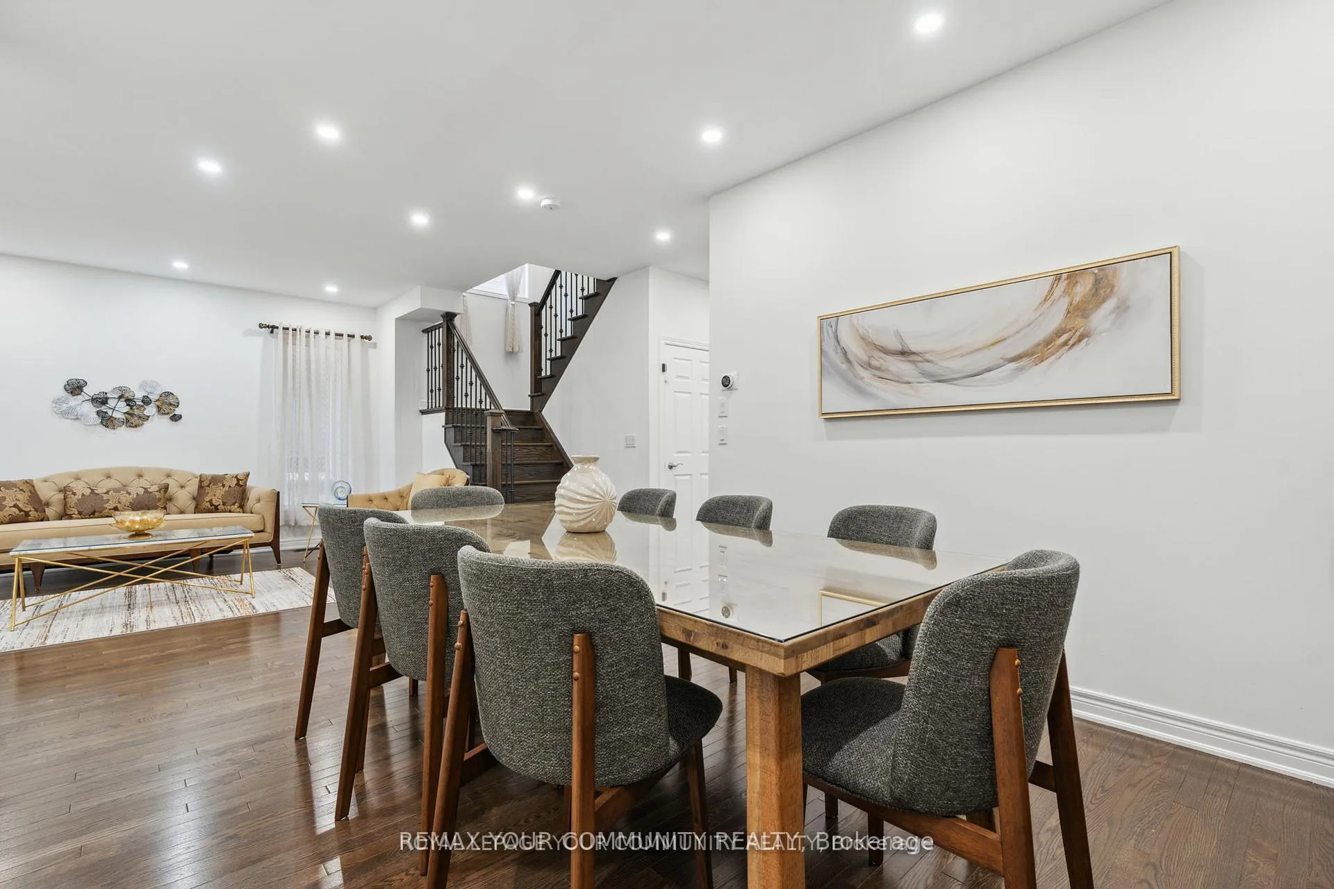 Photo 13 of 26 Ivy Jay Crescent, Aurora, Bayview Northeast — HOMEH