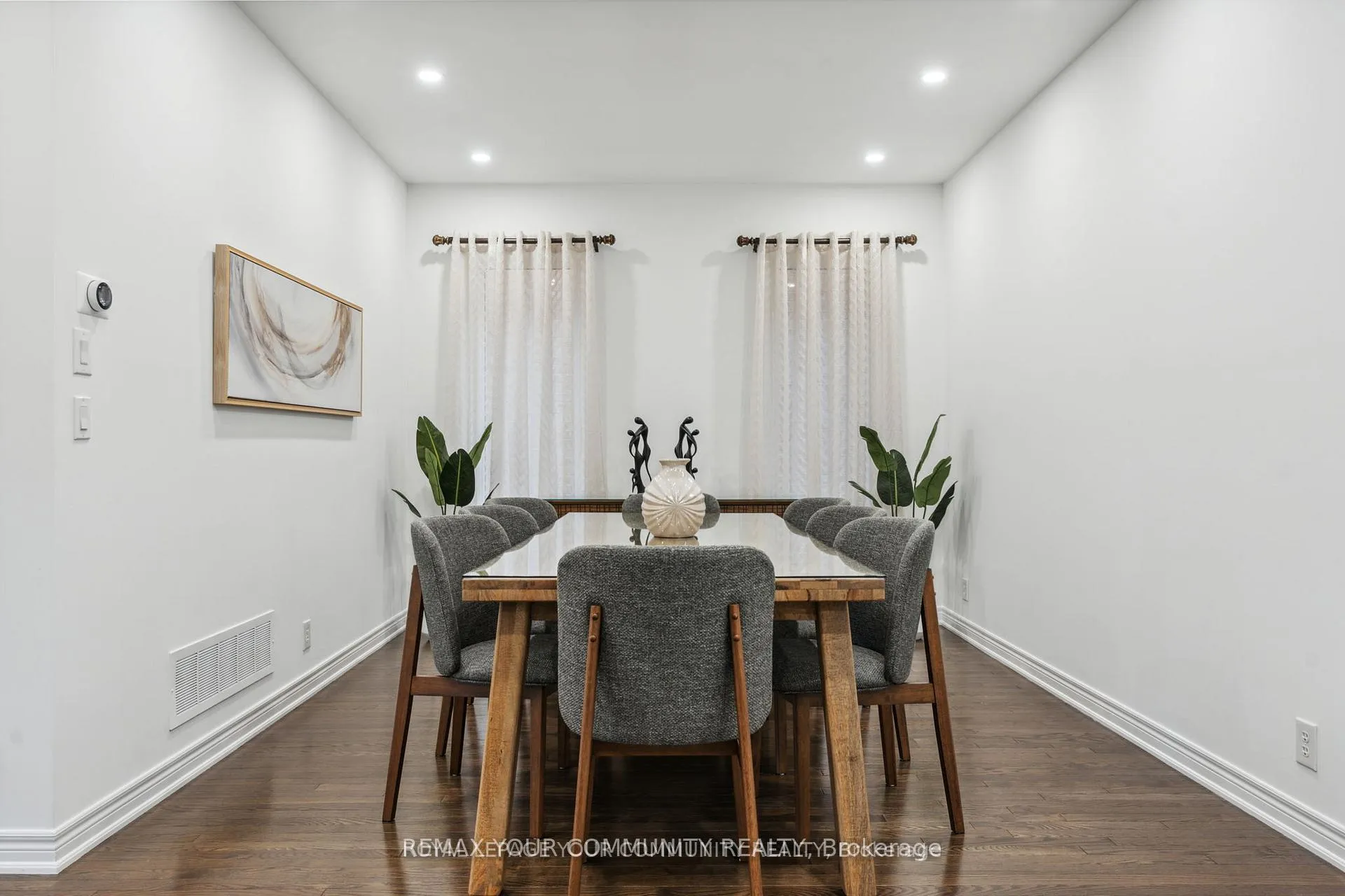 Photo 14 of 26 Ivy Jay Crescent, Aurora, Bayview Northeast — HOMEH