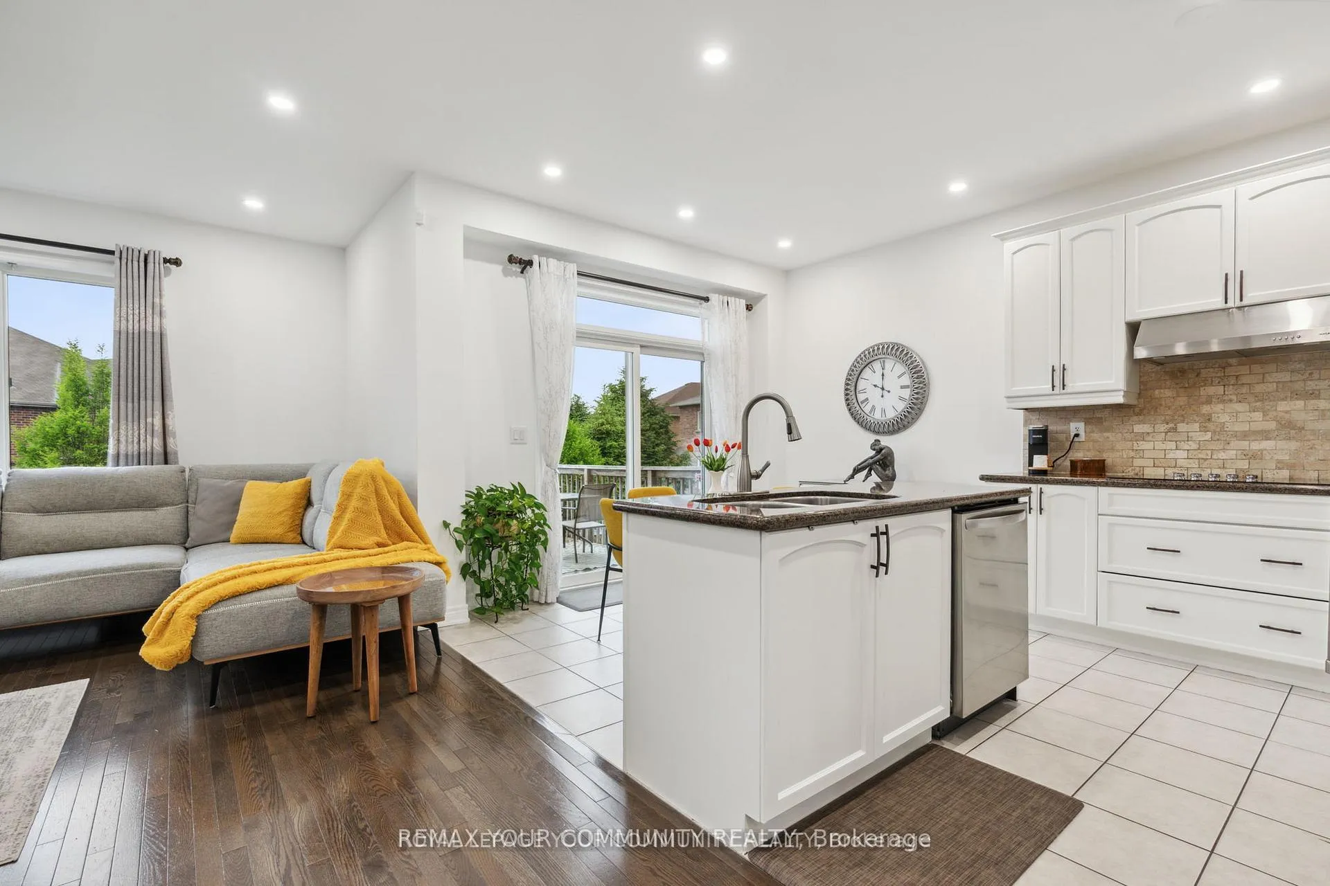 Photo 17 of 26 Ivy Jay Crescent, Aurora, Bayview Northeast — HOMEH