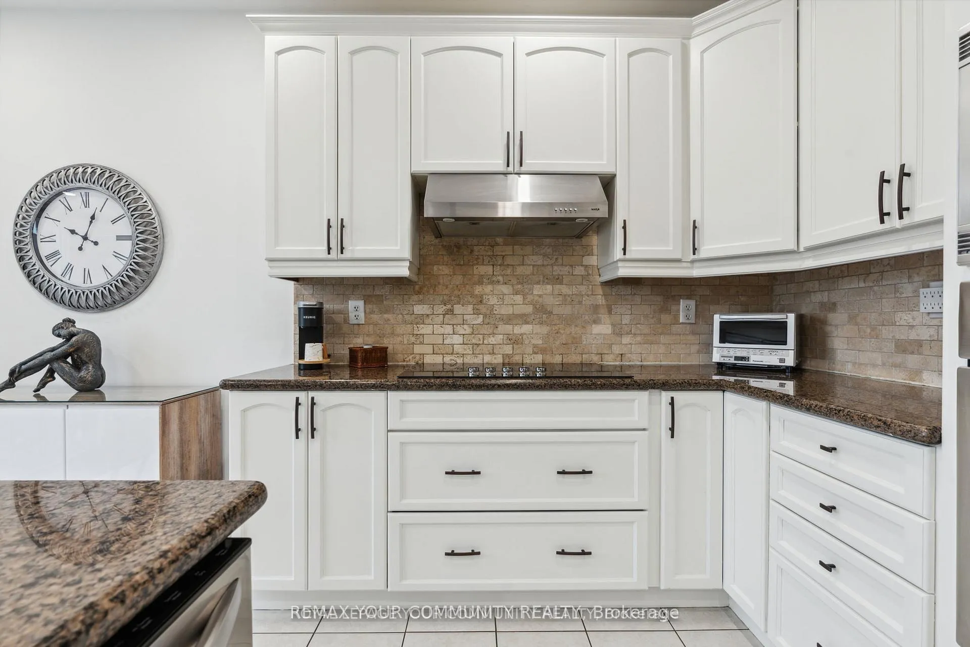 Photo 22 of 26 Ivy Jay Crescent, Aurora, Bayview Northeast — HOMEH