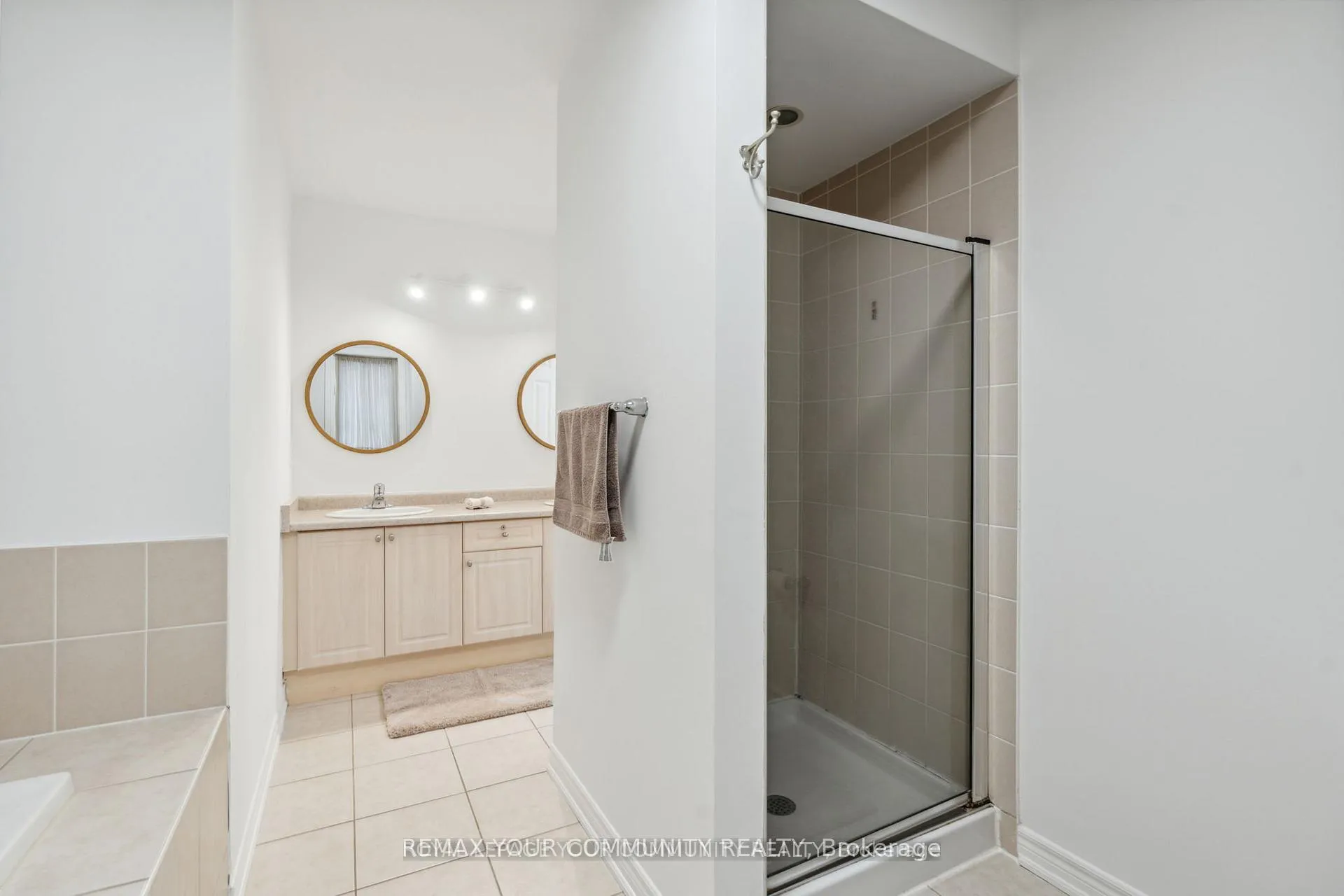 Photo 30 of 26 Ivy Jay Crescent, Aurora, Bayview Northeast — HOMEH