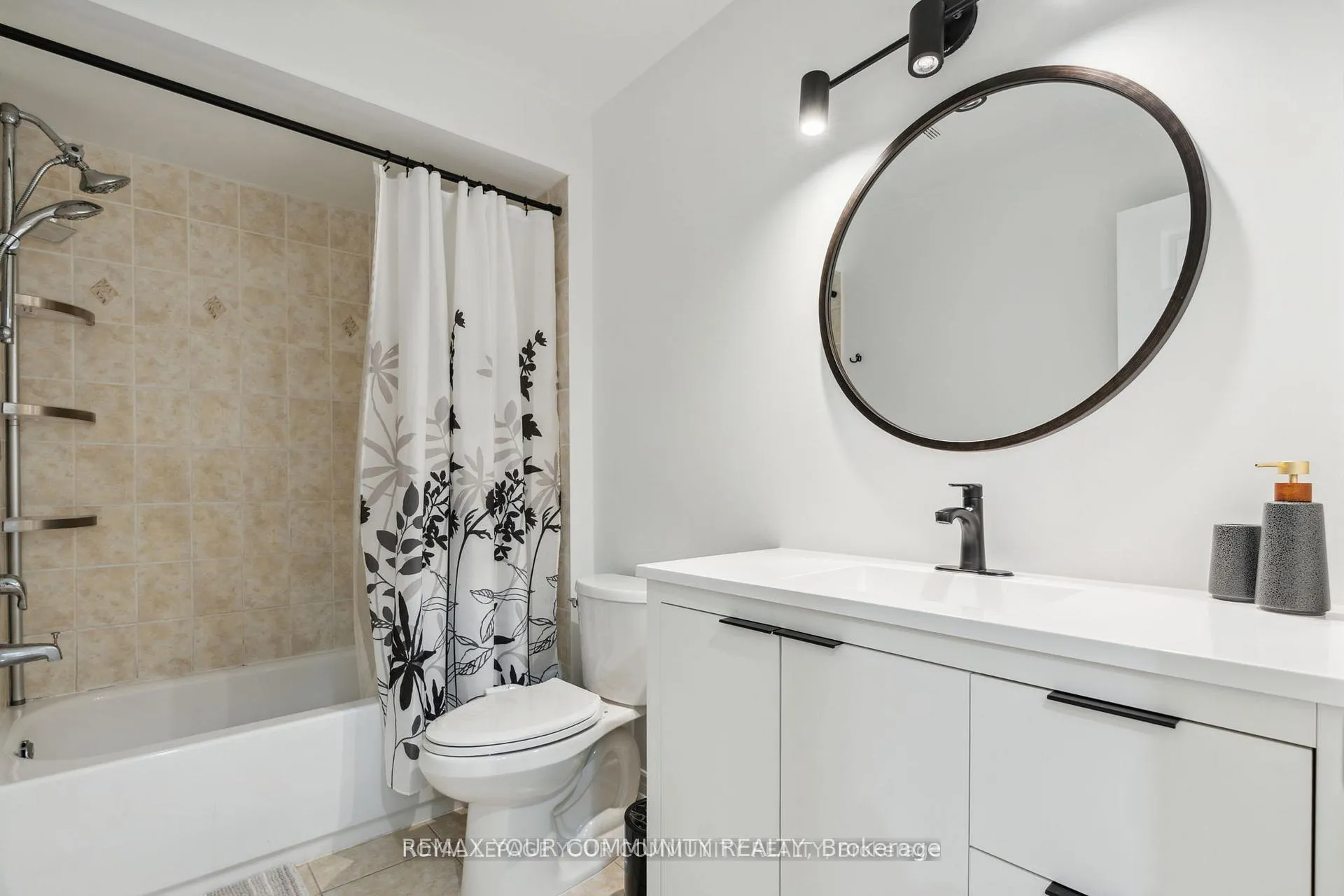 Photo 32 of 26 Ivy Jay Crescent, Aurora, Bayview Northeast — HOMEH