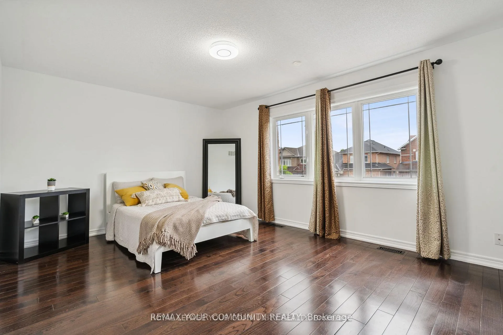 Photo 33 of 26 Ivy Jay Crescent, Aurora, Bayview Northeast — HOMEH