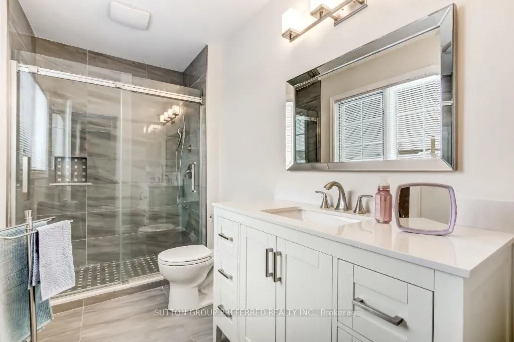 Photo 15 of Unit 12, 1015 Farnham Road, London, South M — HOMEH