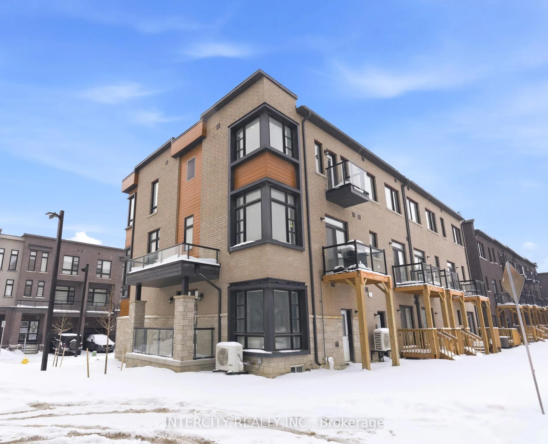 Photo 1 of 12 Quilico Road, Vaughan, Elder Mills — HOMEH