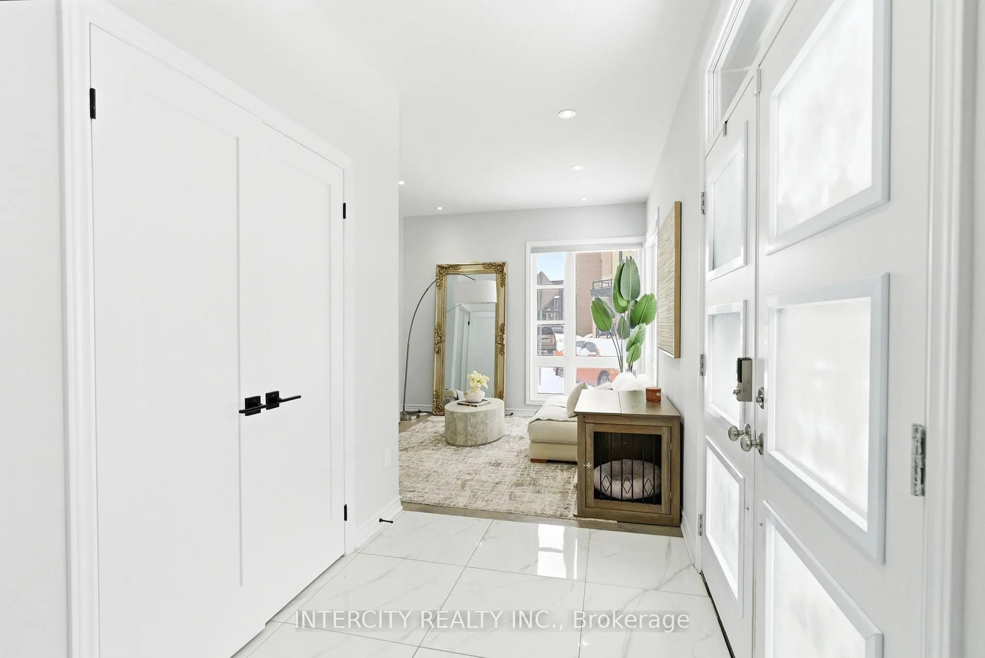 Photo 4 of 12 Quilico Road, Vaughan, Elder Mills — HOMEH