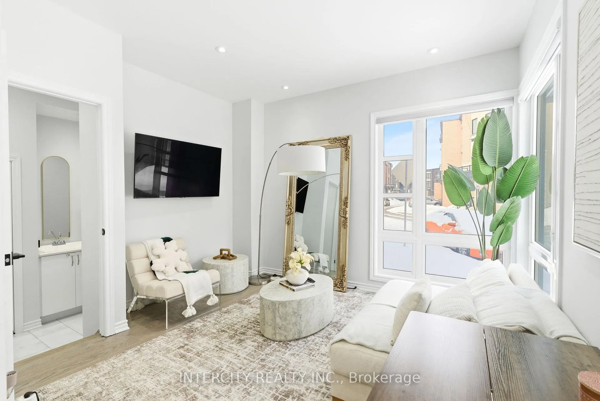 Photo 5 of 12 Quilico Road, Vaughan, Elder Mills — HOMEH