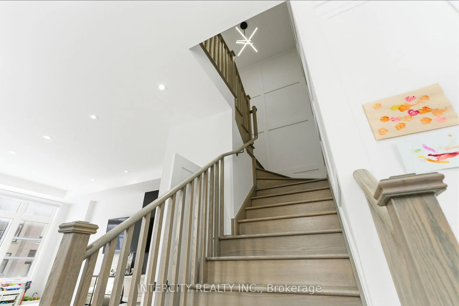 Photo 10 of 12 Quilico Road, Vaughan, Elder Mills — HOMEH