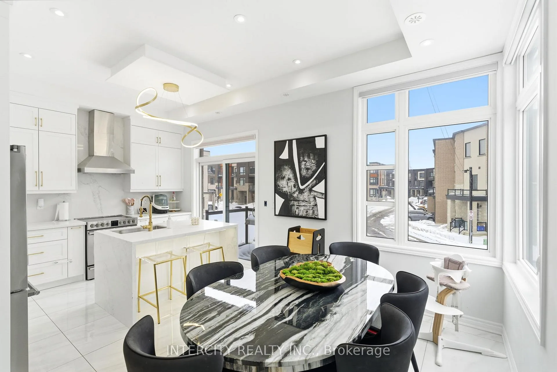 Photo 14 of 12 Quilico Road, Vaughan, Elder Mills — HOMEH