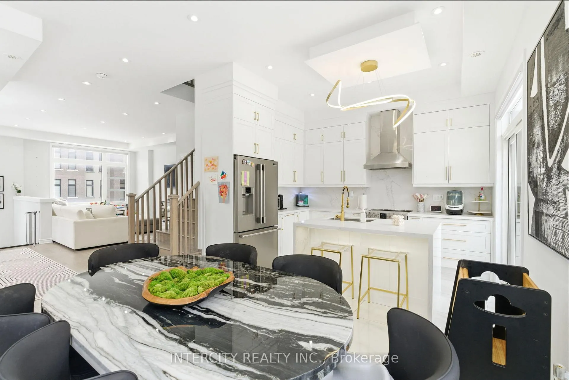 Photo 16 of 12 Quilico Road, Vaughan, Elder Mills — HOMEH