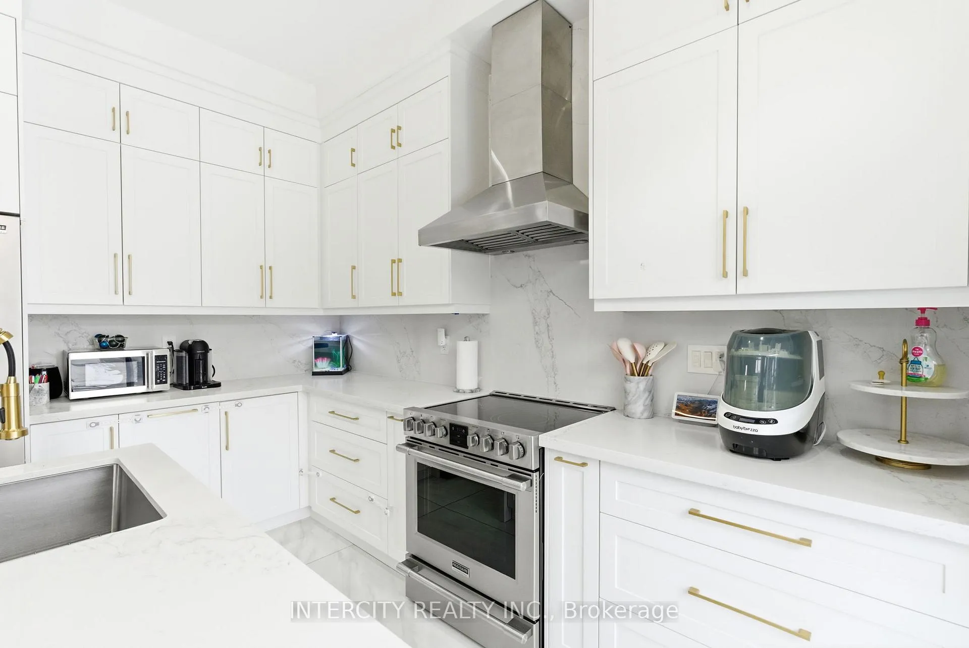 Photo 18 of 12 Quilico Road, Vaughan, Elder Mills — HOMEH
