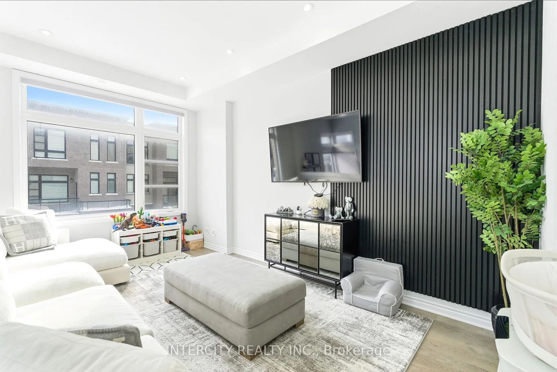 Photo 21 of 12 Quilico Road, Vaughan, Elder Mills — HOMEH