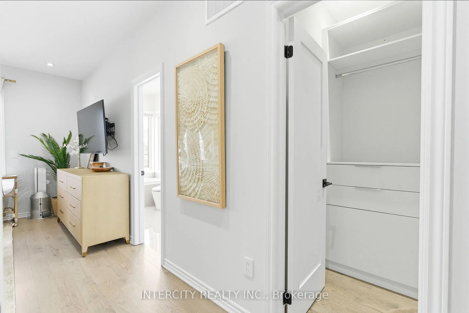 Photo 25 of 12 Quilico Road, Vaughan, Elder Mills — HOMEH