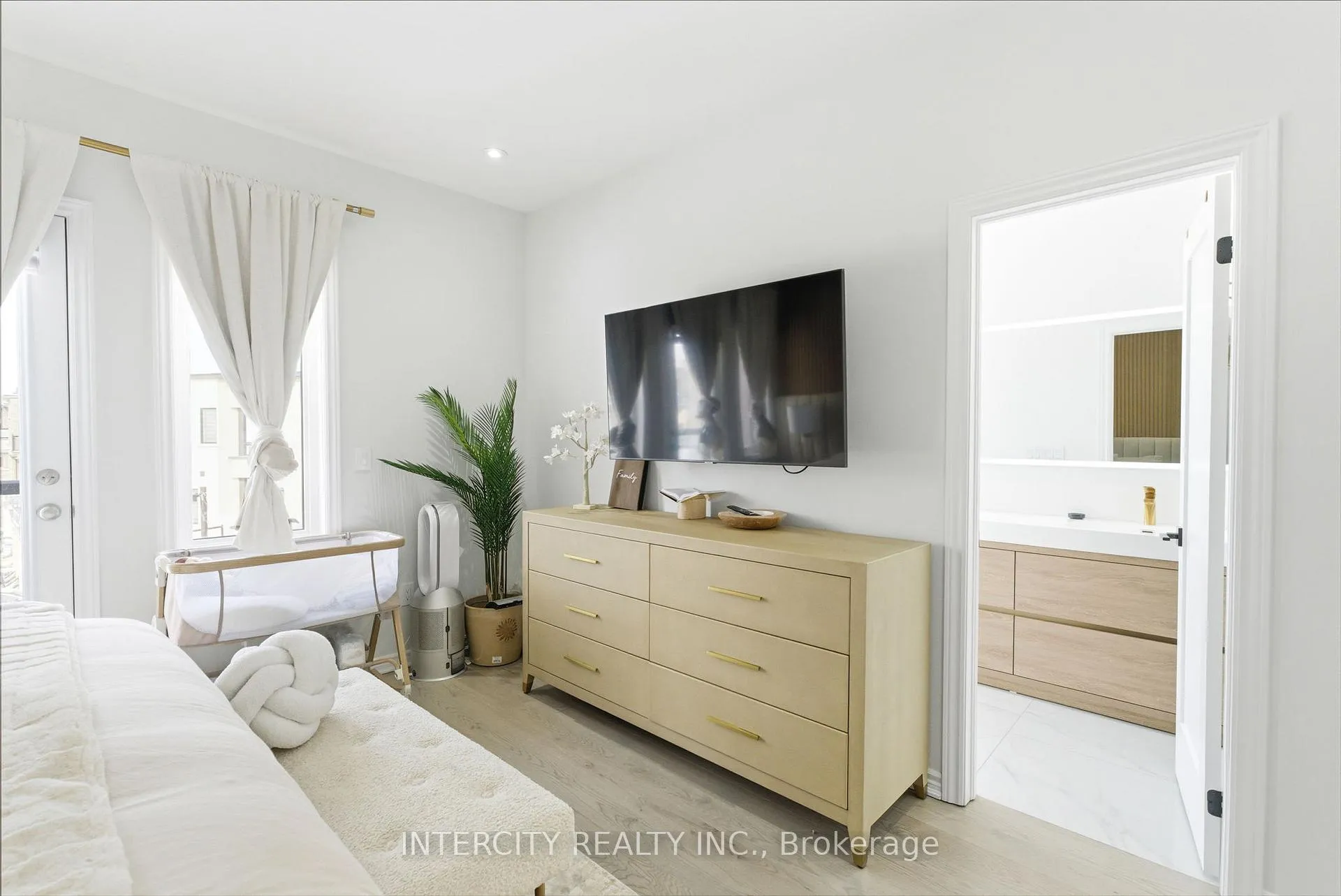 Photo 28 of 12 Quilico Road, Vaughan, Elder Mills — HOMEH