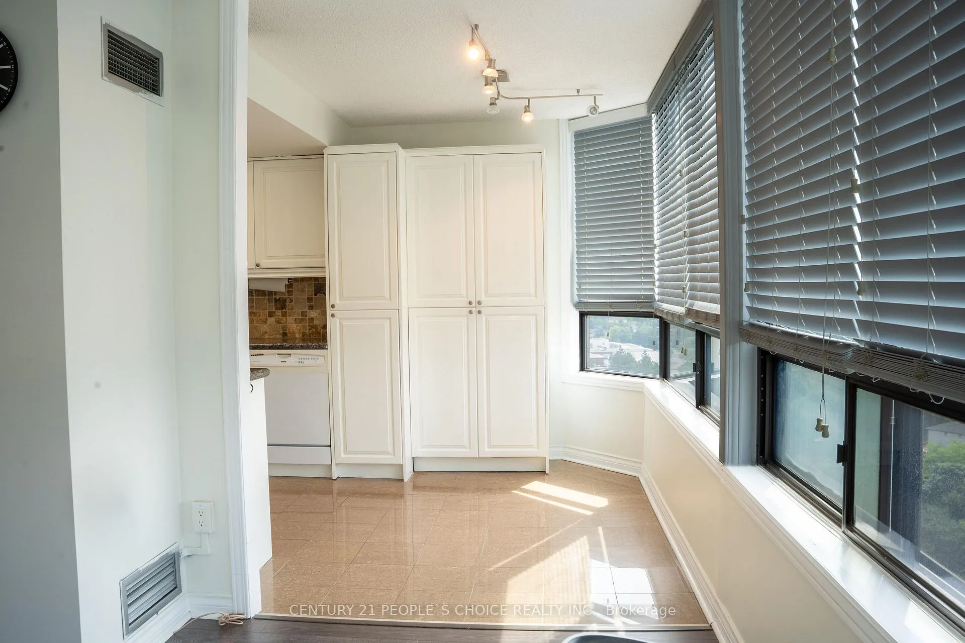 Photo 14 of Unit 1105, 7601 Bathurst Street, Vaughan, Crestwood-Springfarm-Yorkhill — HOMEH