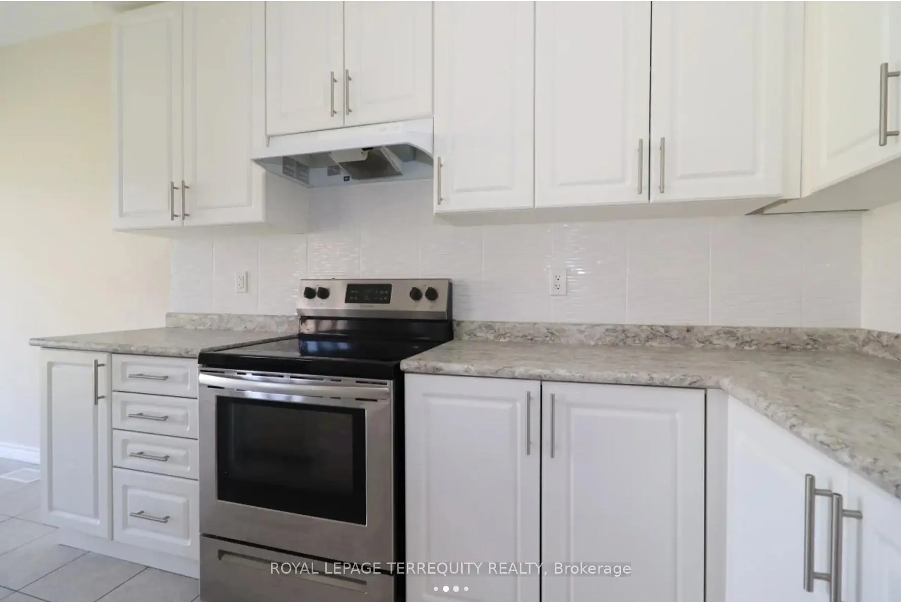 Photo 10 of 1251 Graham Clapp Avenue, Oshawa, Taunton — HOMEH