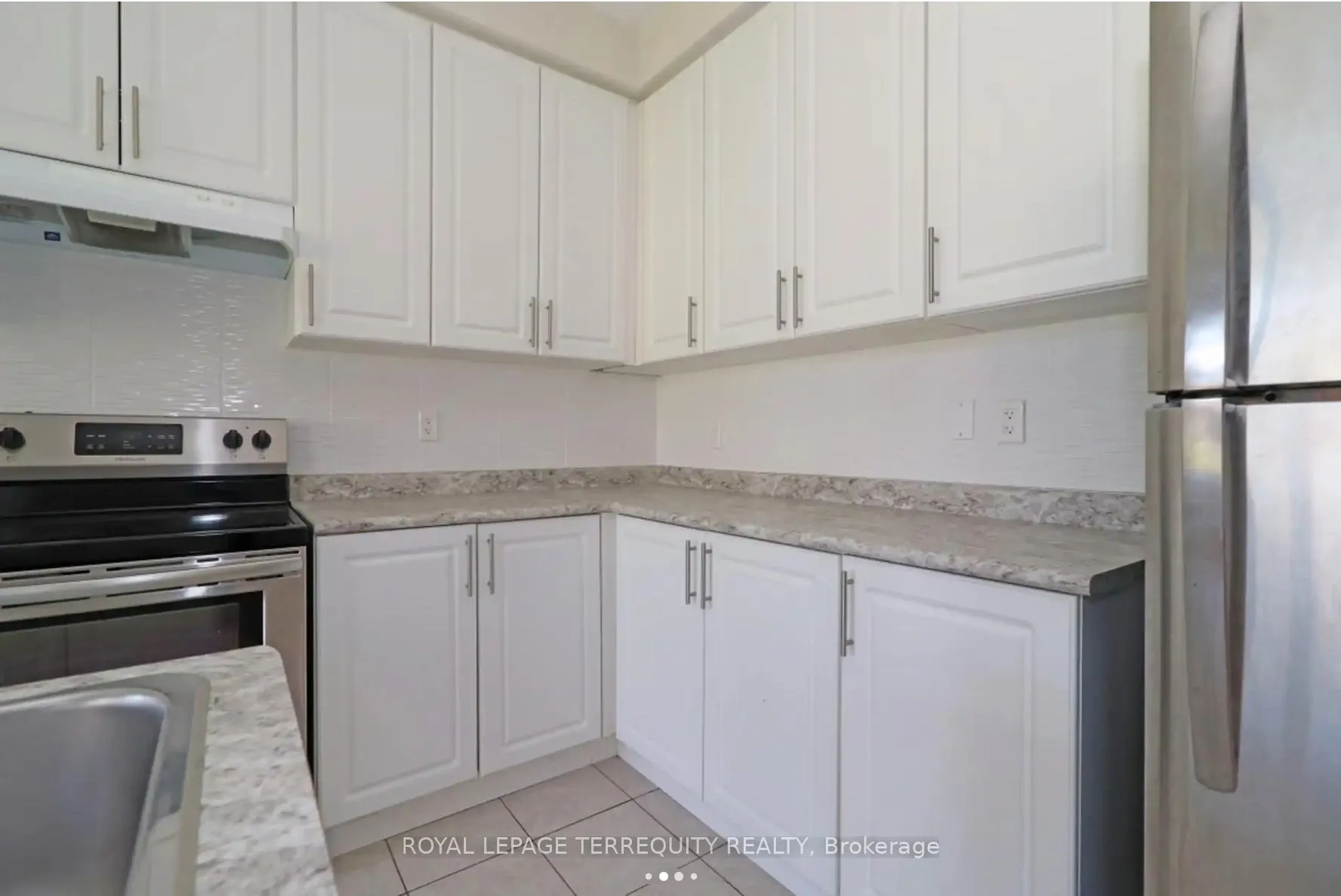 Photo 11 of 1251 Graham Clapp Avenue, Oshawa, Taunton — HOMEH