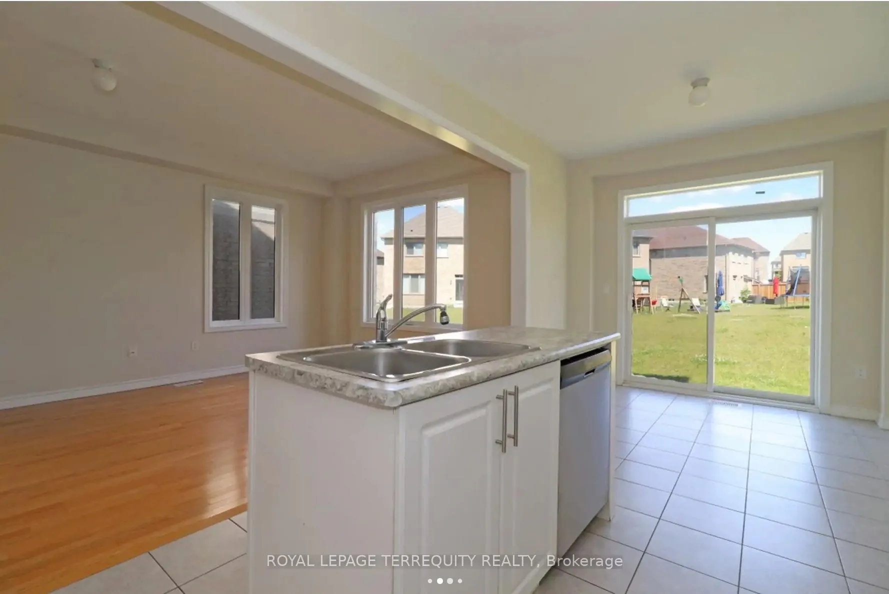 Photo 12 of 1251 Graham Clapp Avenue, Oshawa, Taunton — HOMEH