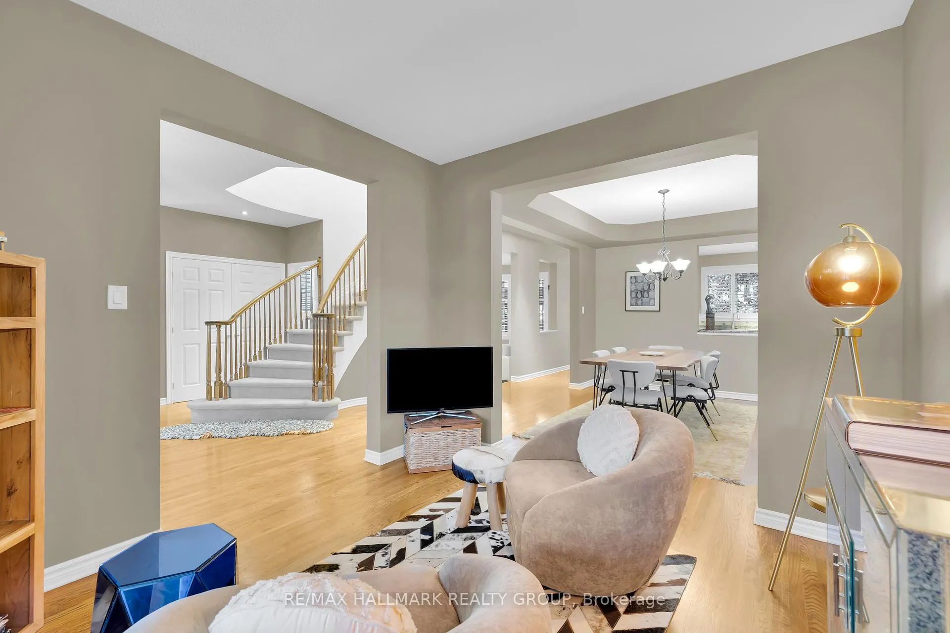 Photo 7 of 10 Friendly Crescent, Ottawa, Stittsville (South) — HOMEH