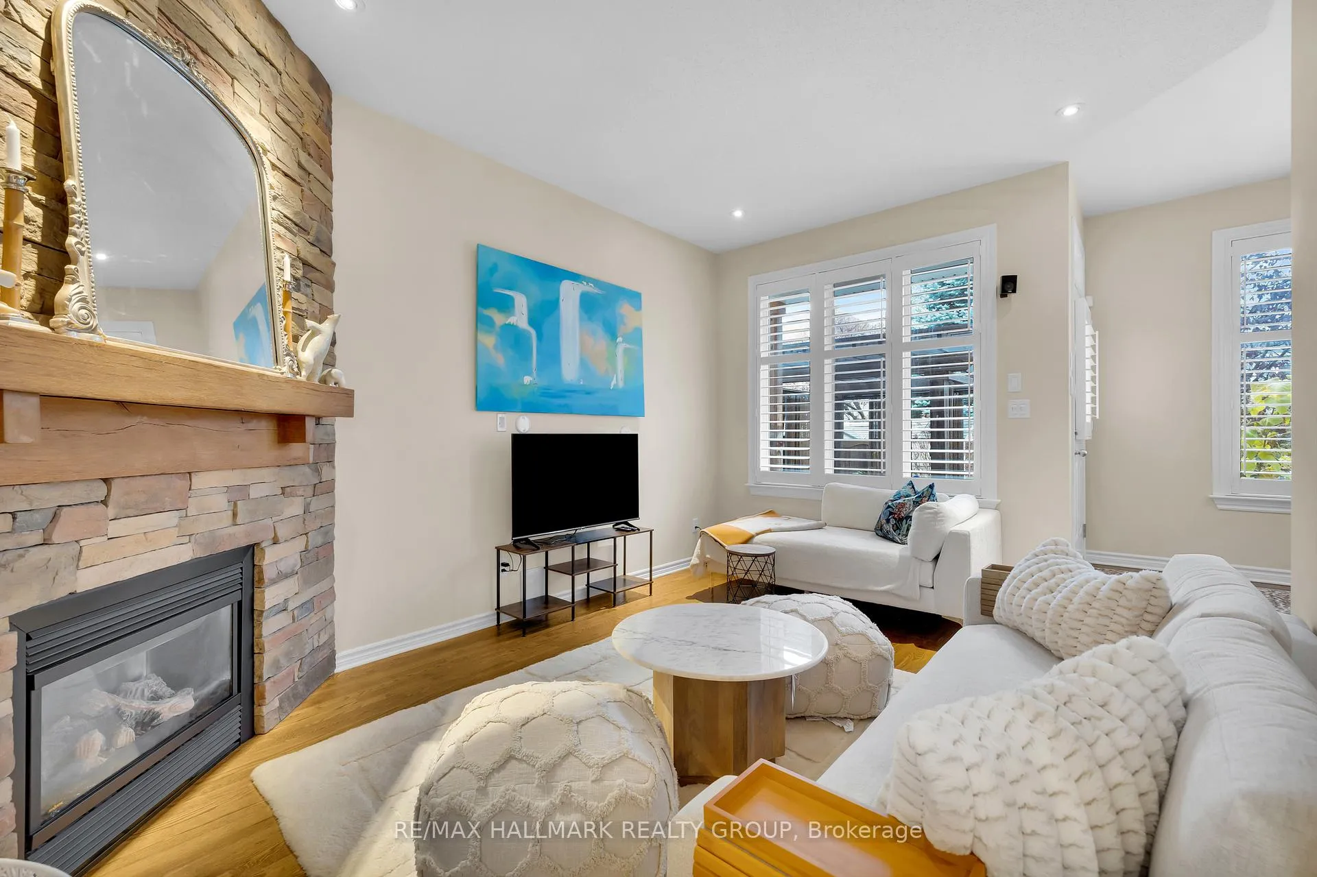 Photo 11 of 10 Friendly Crescent, Ottawa, Stittsville (South) — HOMEH