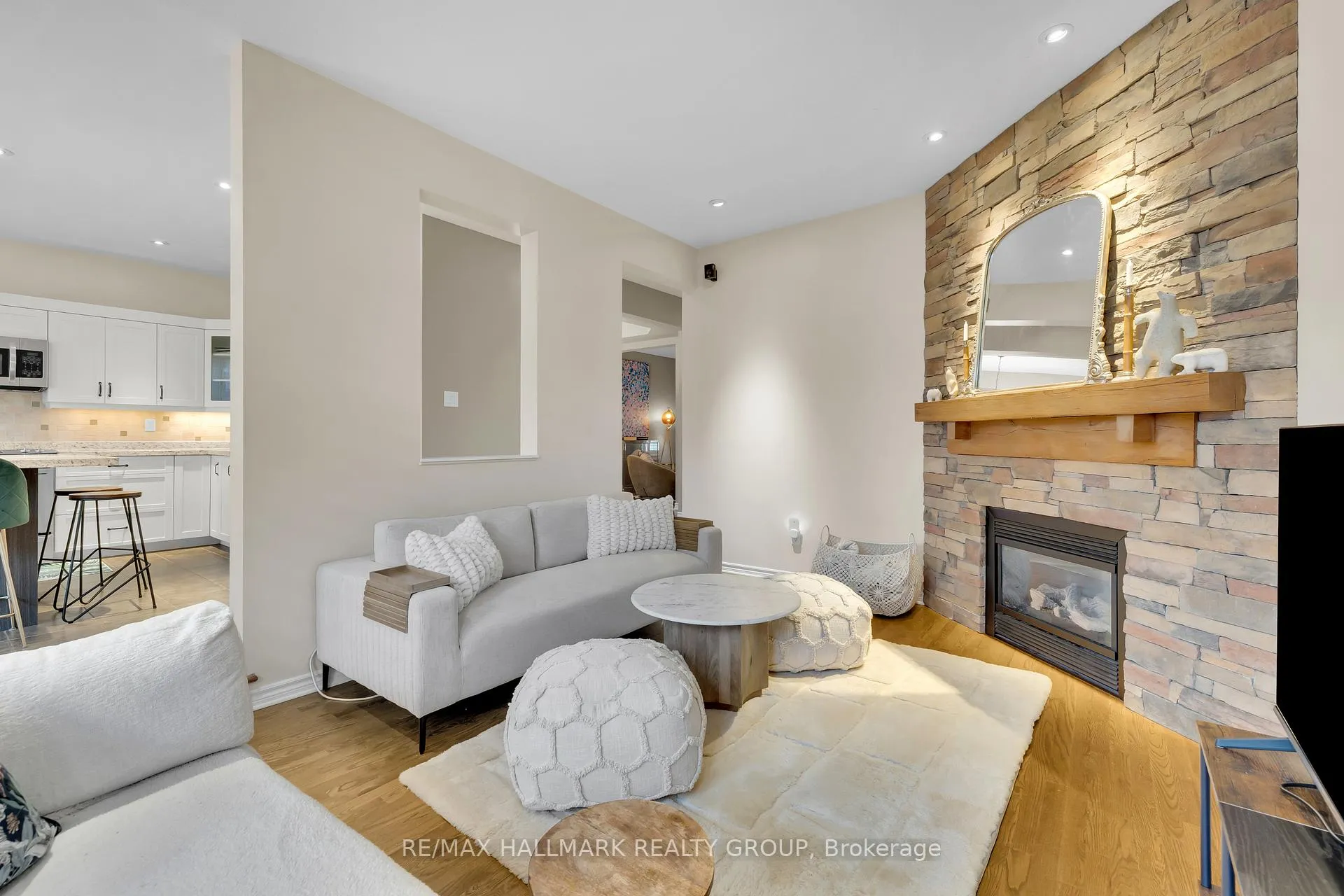 Photo 12 of 10 Friendly Crescent, Ottawa, Stittsville (South) — HOMEH