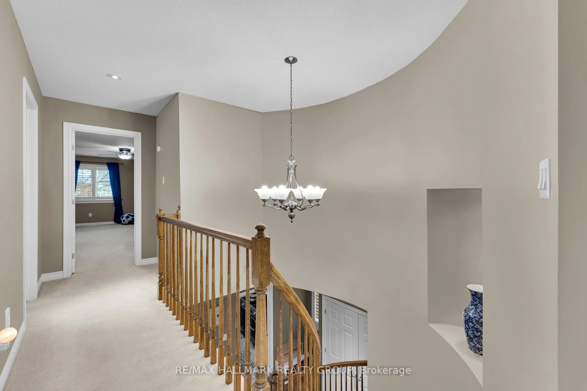 Photo 19 of 10 Friendly Crescent, Ottawa, Stittsville (South) — HOMEH