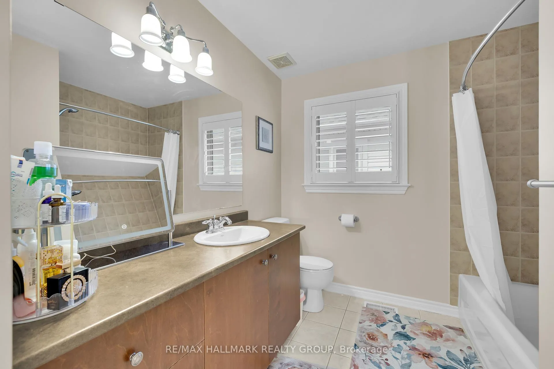 Photo 20 of 10 Friendly Crescent, Ottawa, Stittsville (South) — HOMEH