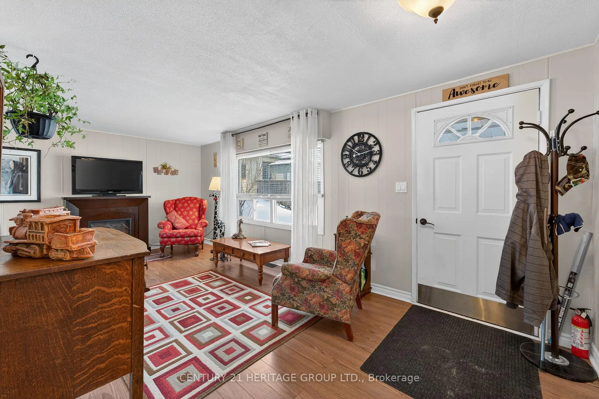 Photo 6 of 16 Mimosa Crescent, Innisfil, Rural Innisfil — HOMEH