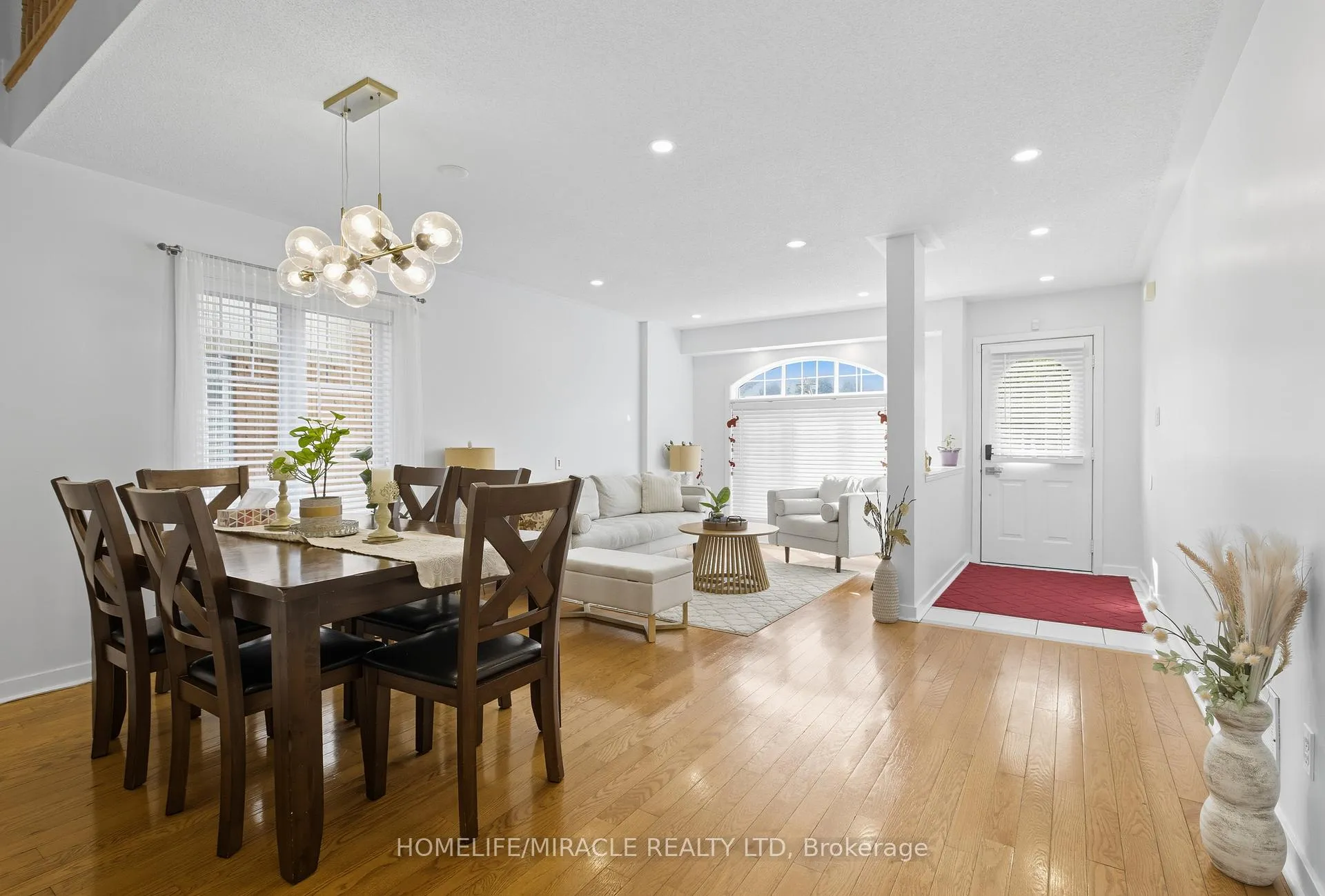 Photo 2 of 12 Robert Attersley Drive E, Whitby, Taunton North — HOMEH