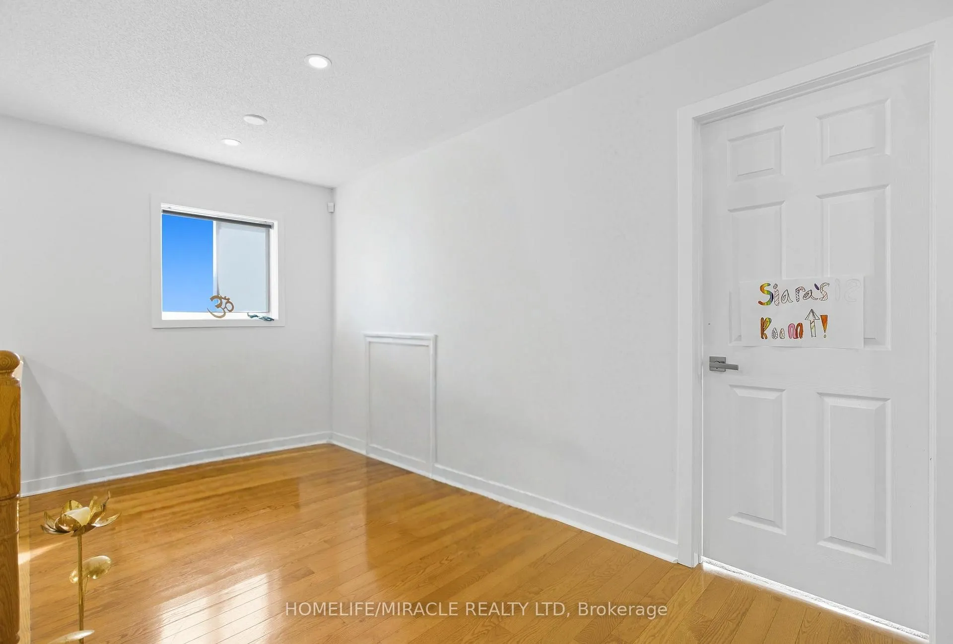 Photo 15 of 12 Robert Attersley Drive E, Whitby, Taunton North — HOMEH