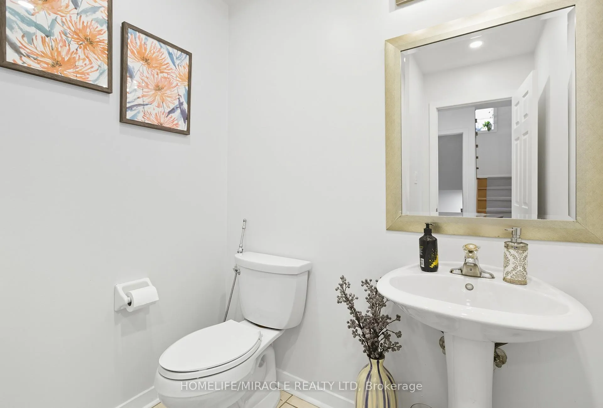 Photo 16 of 12 Robert Attersley Drive E, Whitby, Taunton North — HOMEH
