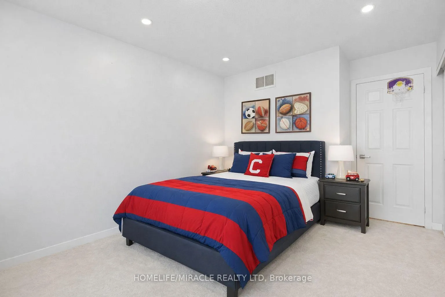 Photo 21 of 12 Robert Attersley Drive E, Whitby, Taunton North — HOMEH