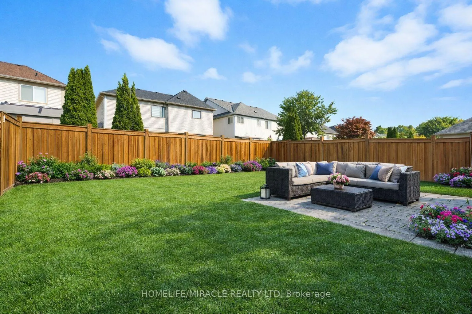 Photo 22 of 12 Robert Attersley Drive E, Whitby, Taunton North — HOMEH