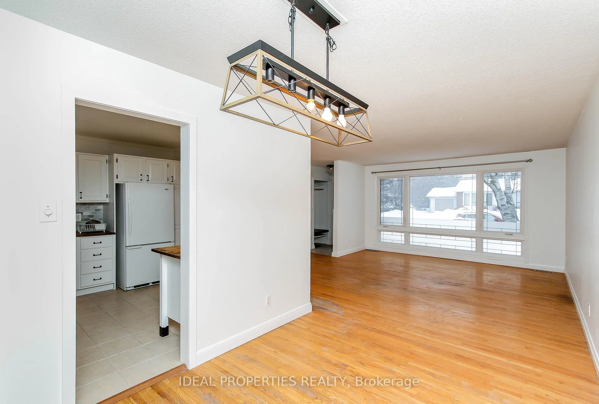 Photo 7 of 103 Sherwood Street, Ottawa, Kanata - Glencairn/Hazeldean — HOMEH