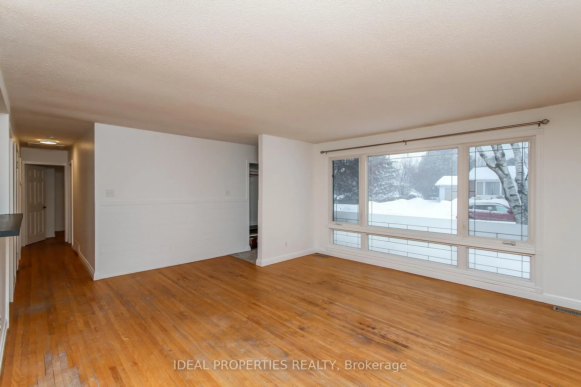 Photo 13 of 103 Sherwood Street, Ottawa, Kanata - Glencairn/Hazeldean — HOMEH