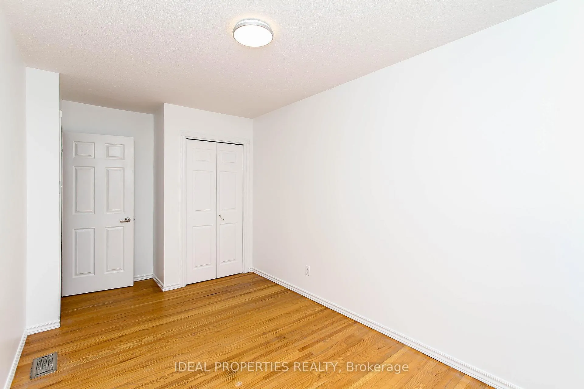 Photo 21 of 103 Sherwood Street, Ottawa, Kanata - Glencairn/Hazeldean — HOMEH