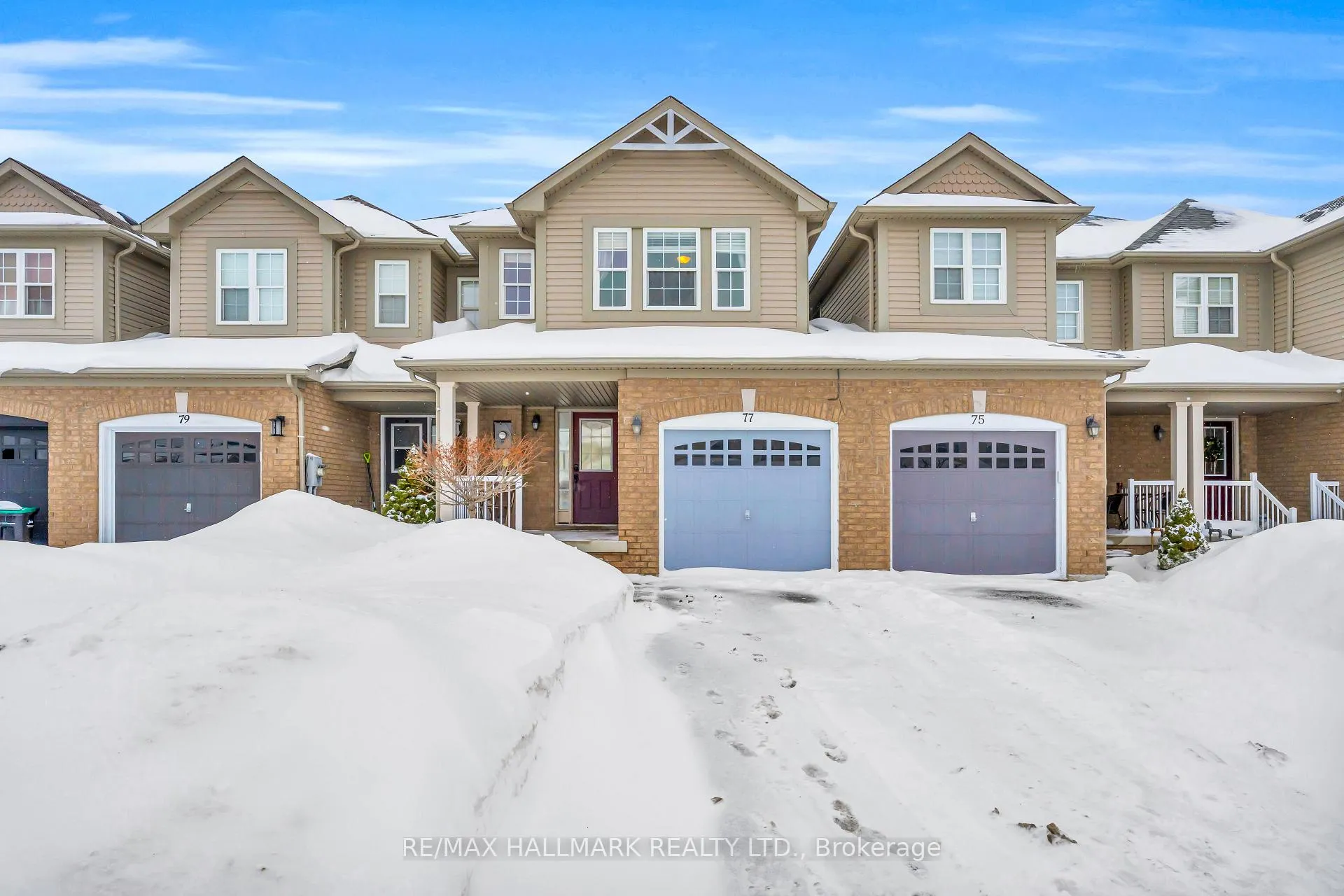 Photo 2 of 77 Commonwealth Road, Barrie, Innis-Shore — HOMEH
