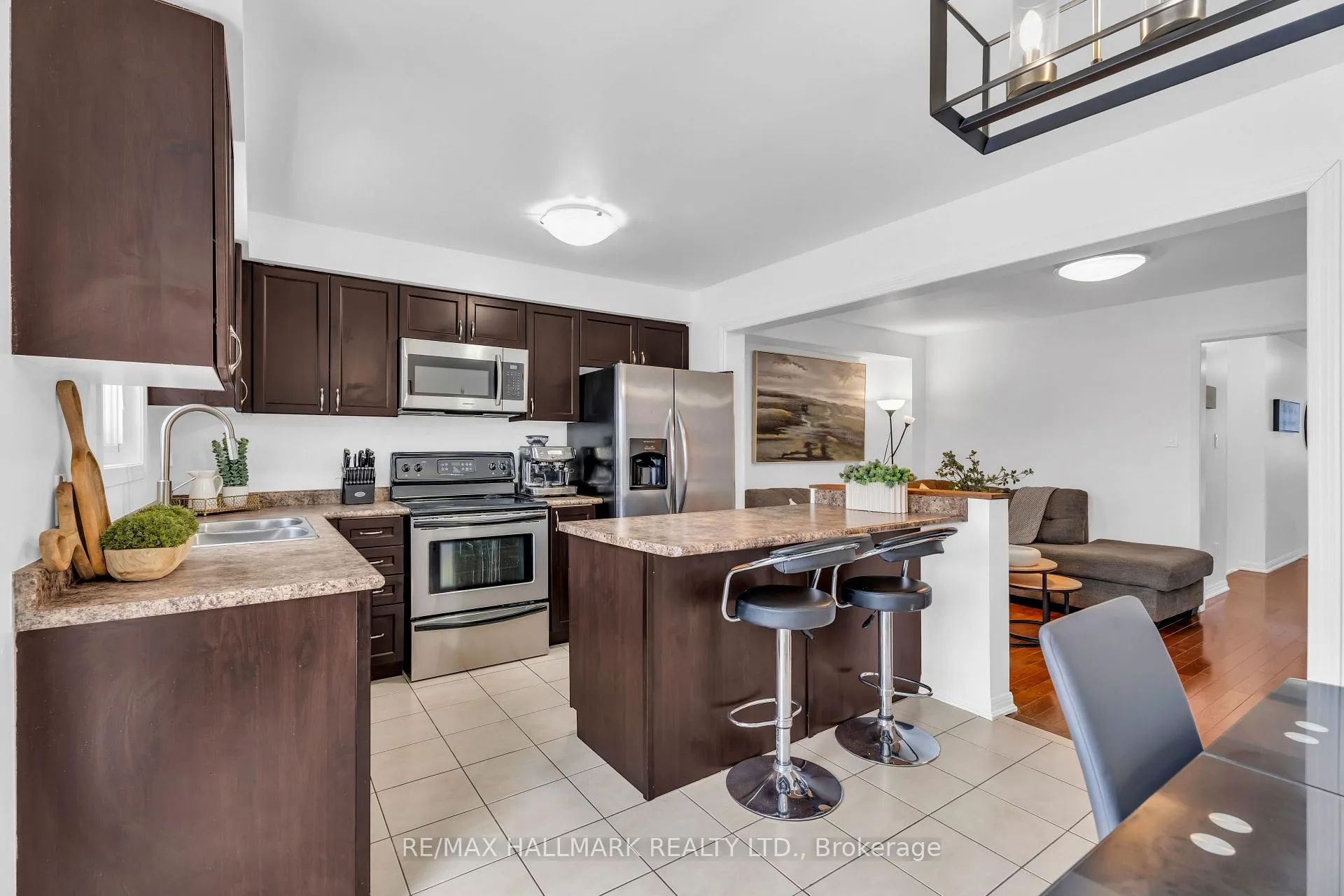 Photo 15 of 77 Commonwealth Road, Barrie, Innis-Shore — HOMEH
