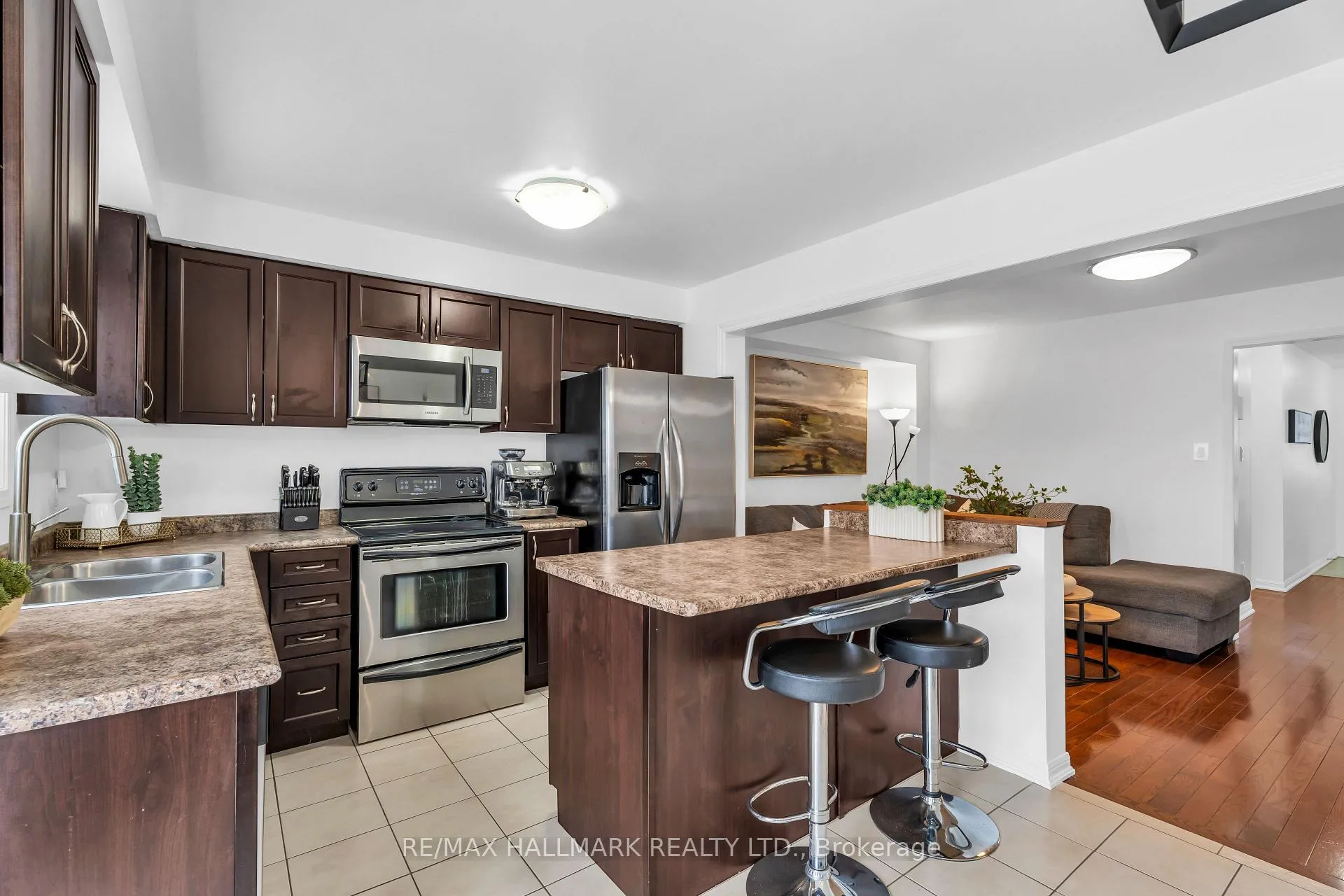 Photo 16 of 77 Commonwealth Road, Barrie, Innis-Shore — HOMEH
