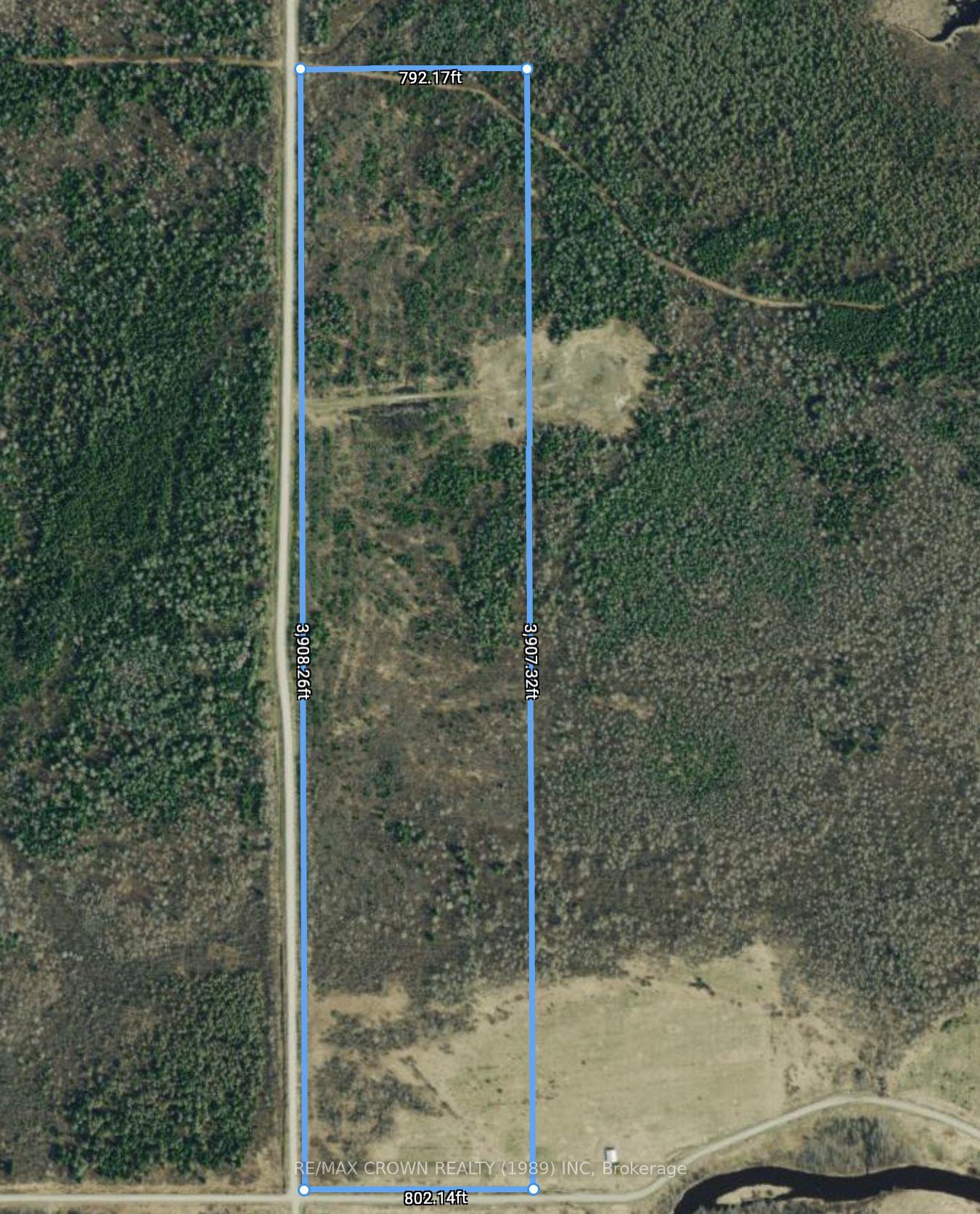 Photo 2 of 4 Fergus Road, Kapuskasing — HOMEH