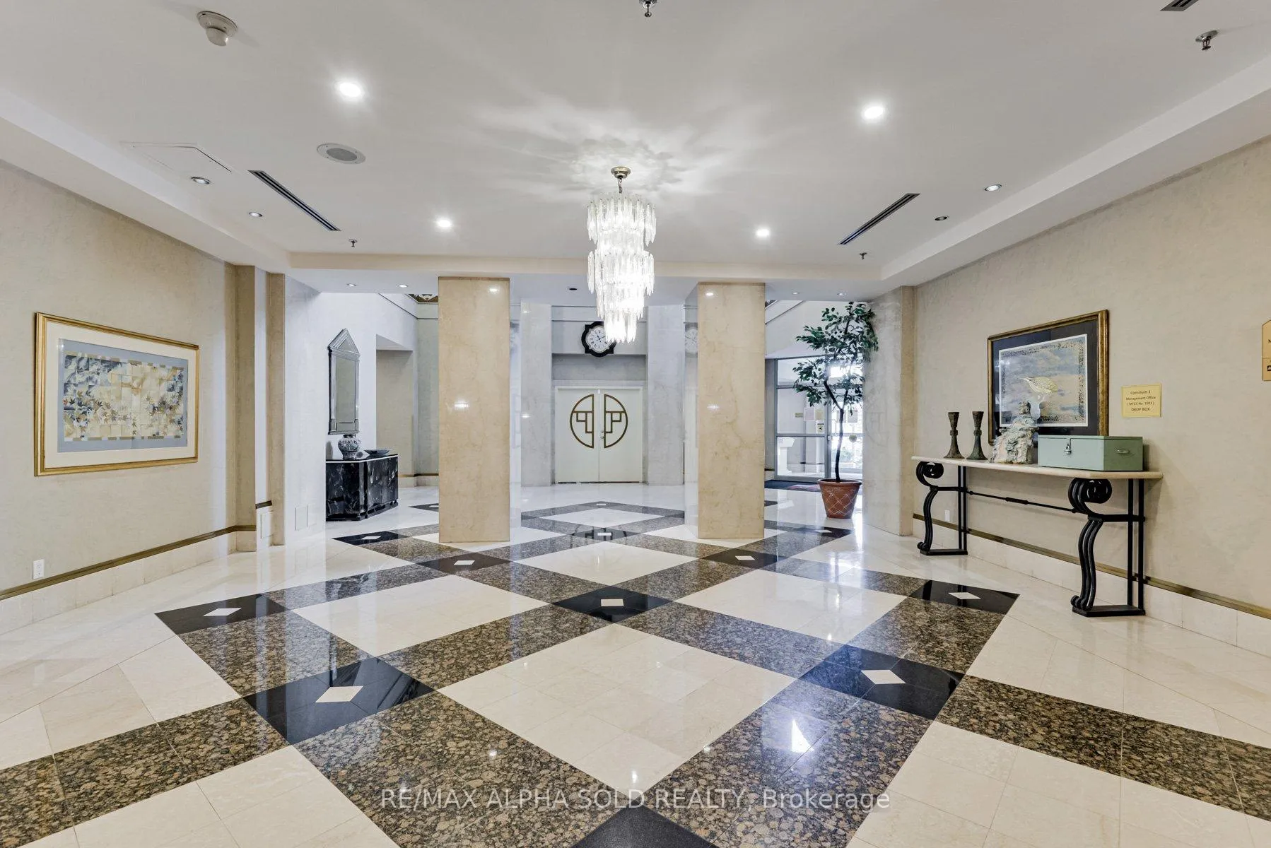 Photo 5 of Unit 907, 88 Corporate Drive, Scarborough, Bendale — HOMEH
