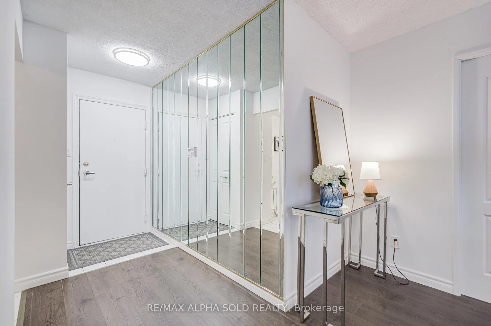 Photo 8 of Unit 907, 88 Corporate Drive, Scarborough, Bendale — HOMEH