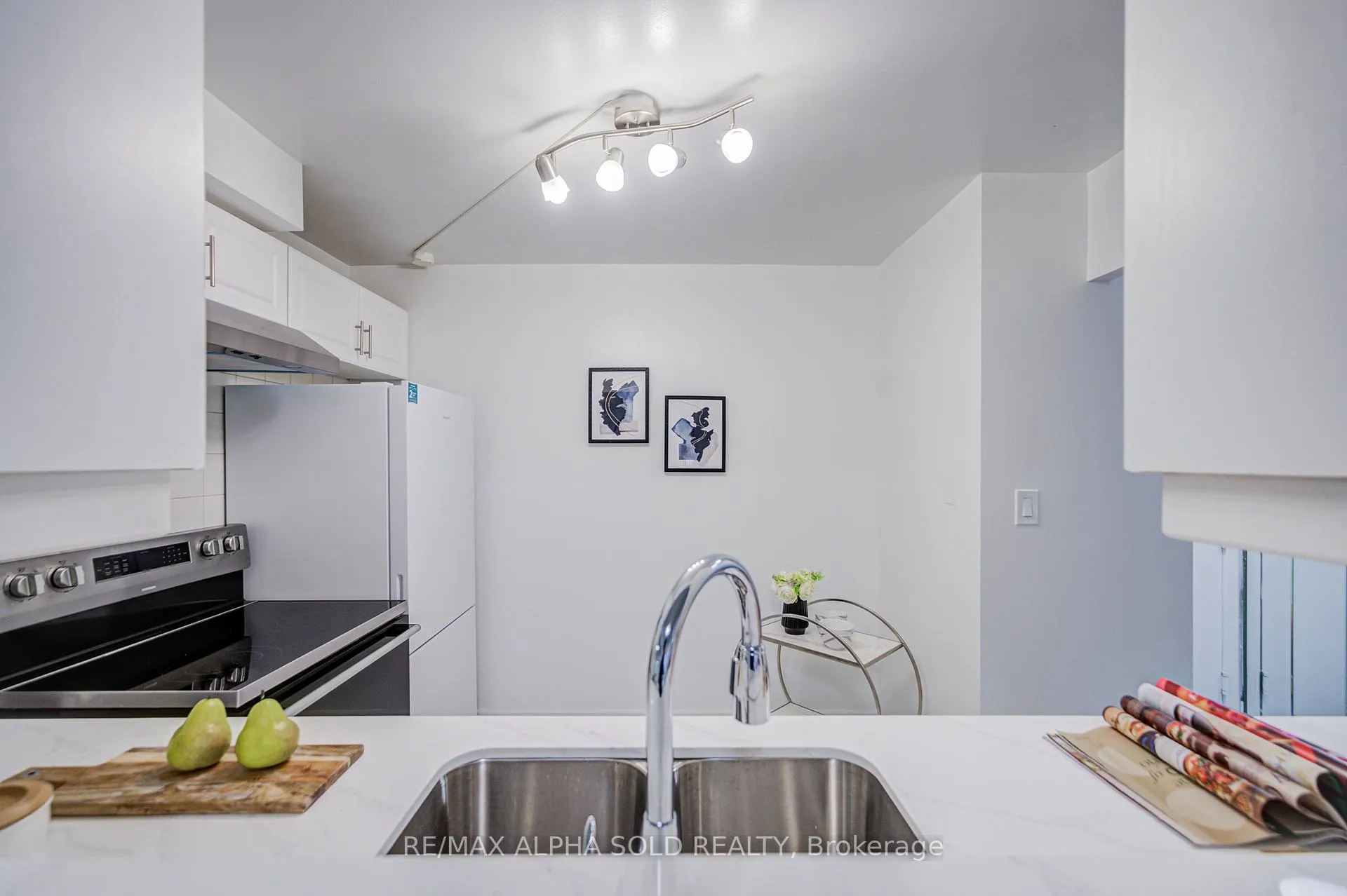 Photo 19 of Unit 907, 88 Corporate Drive, Scarborough, Bendale — HOMEH