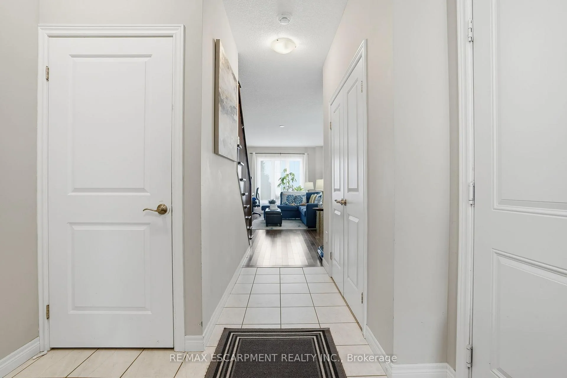 Photo 4 of Unit 6, 7 Lakelawn Road, Grimsby, Grimsby Beach — HOMEH