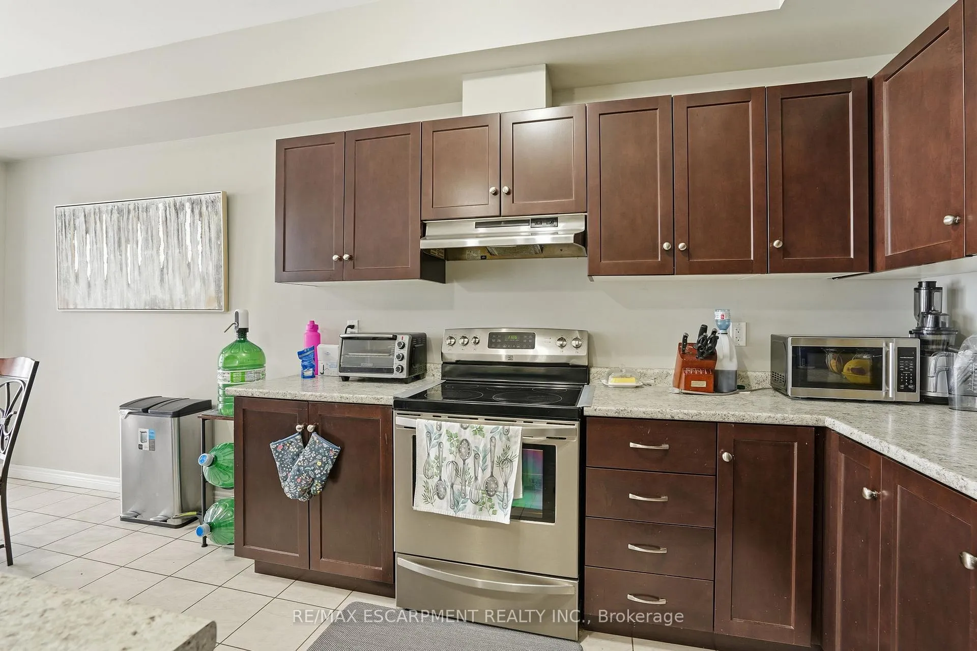 Photo 11 of Unit 6, 7 Lakelawn Road, Grimsby, Grimsby Beach — HOMEH